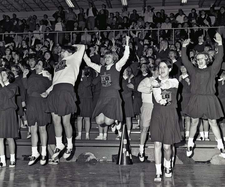 1965-1966-Cheerleaders-03.jpg