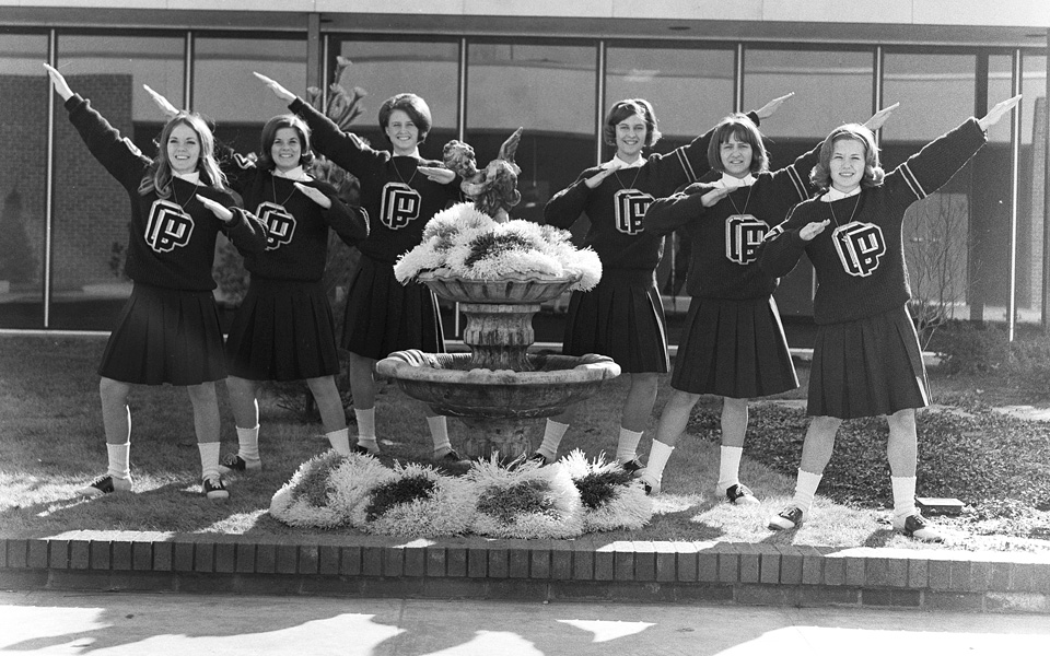 1966-1967-Cheerleaders-05.jpg