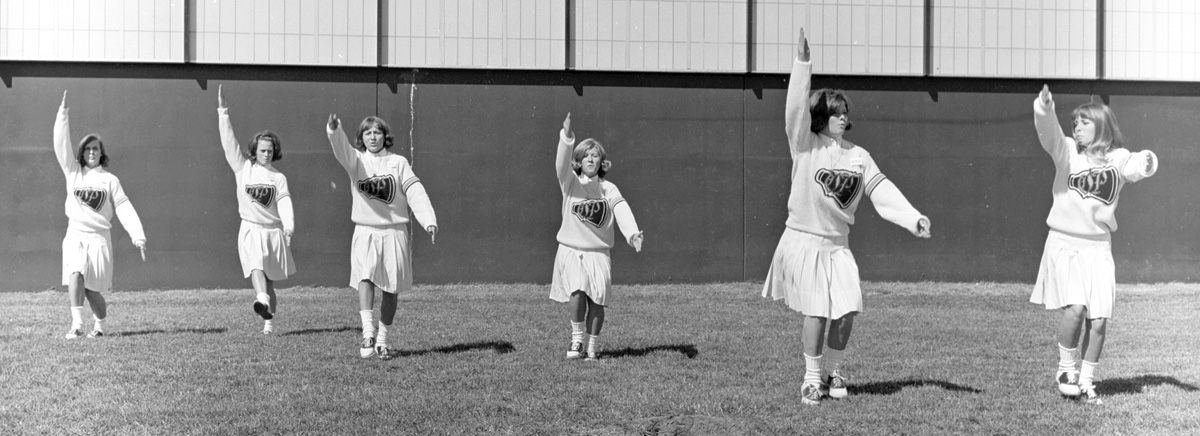 1966-1967-Cheerleaders-07.jpg