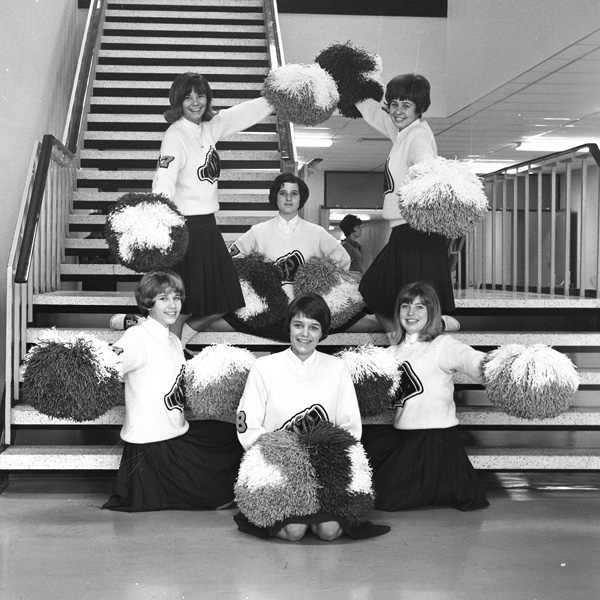 1966-1967-Cheerleaders-09.jpg