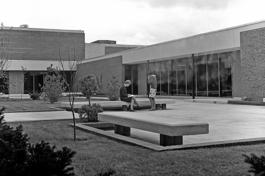 1966-1967-Courtyard-03.jpg