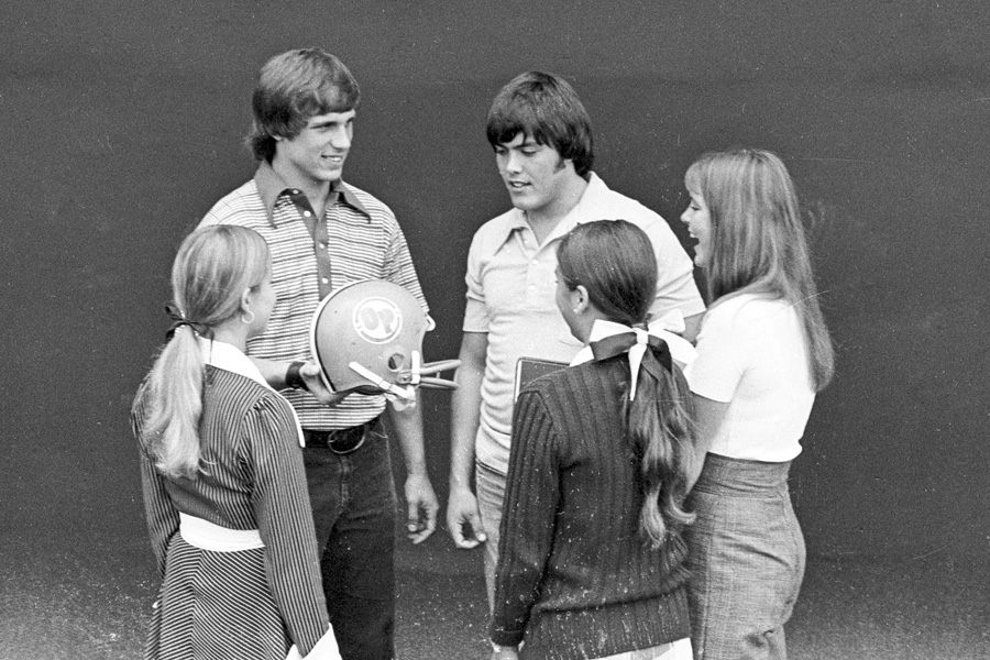 1974-1975-DecadeFootballHelmet-03.jpg