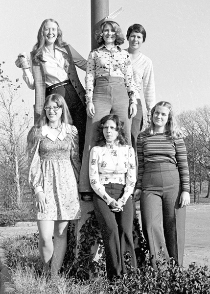 1974-1975-GermanClub-02.jpg
