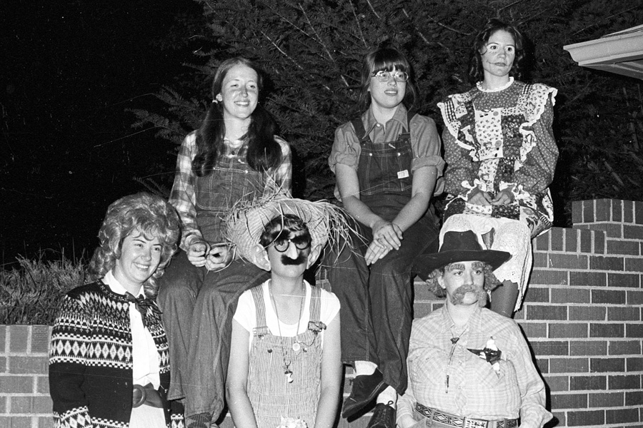 1974-1975-GermanClub-15.jpg