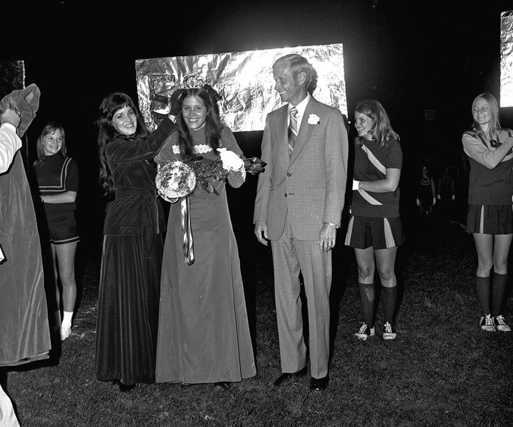 1974-1975-Homecoming-17.jpg