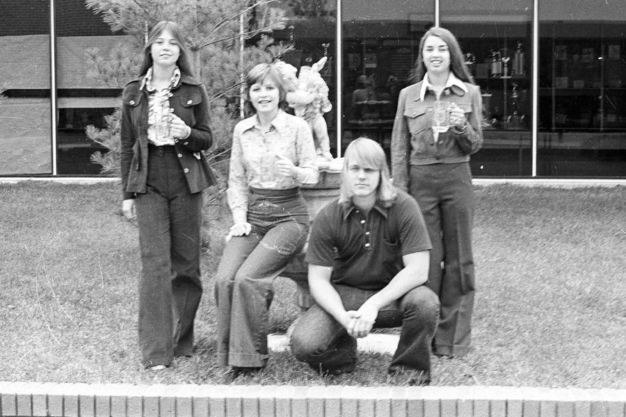 1974-1975-JuniorClassOfficers-01.jpg