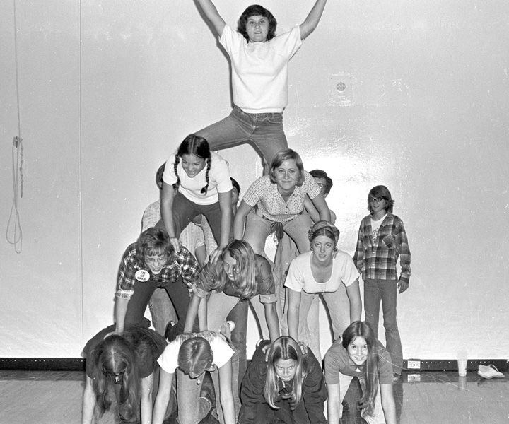 1974-1975-Volleyball-06.jpg