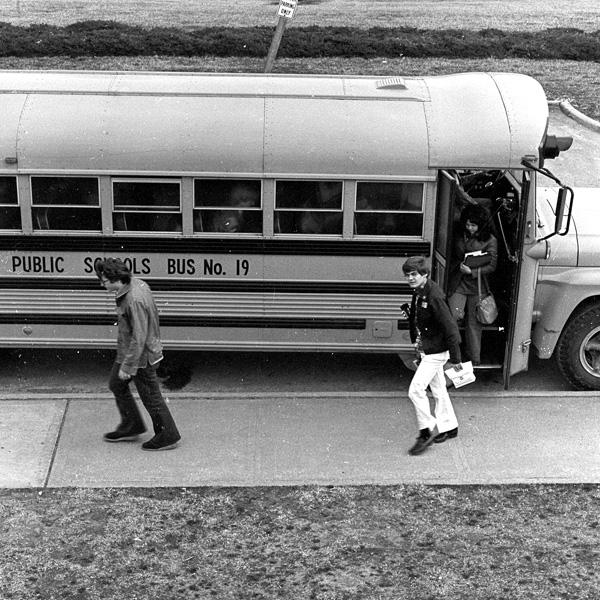 1976-1977-Bus-01.jpg