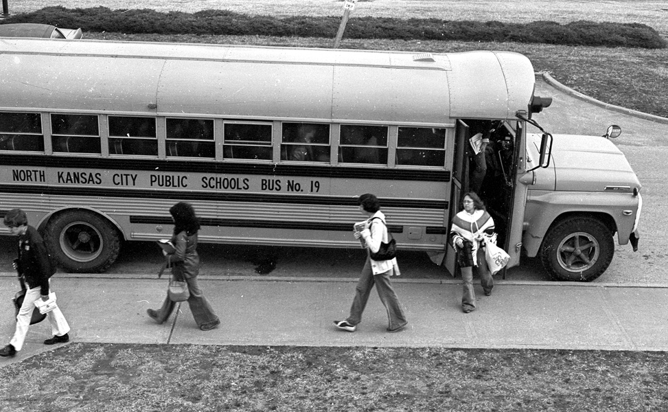 1976-1977-Bus-02.jpg