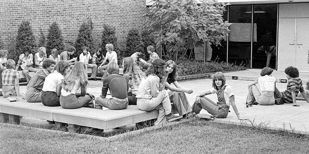 1977-1978-Courtyard-02.jpg
