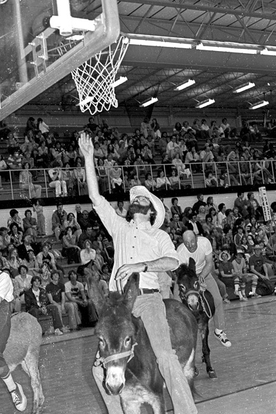 1977-1978-DonkeyBasketball-18.jpg