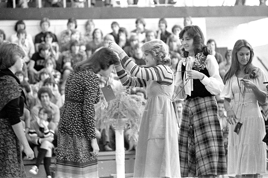 1977-1978-HomecomingAssembly-06.jpg