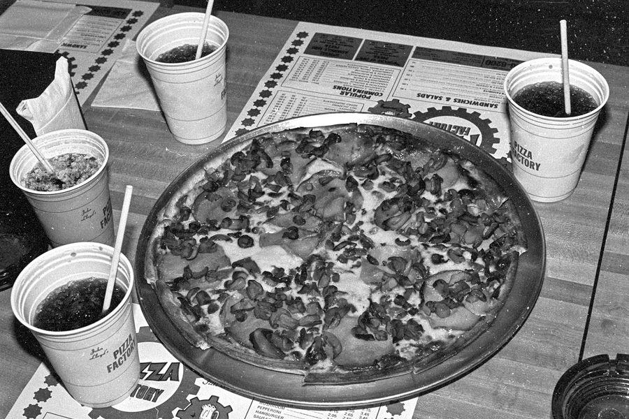 1977-1978-PizzaFactory-09.jpg