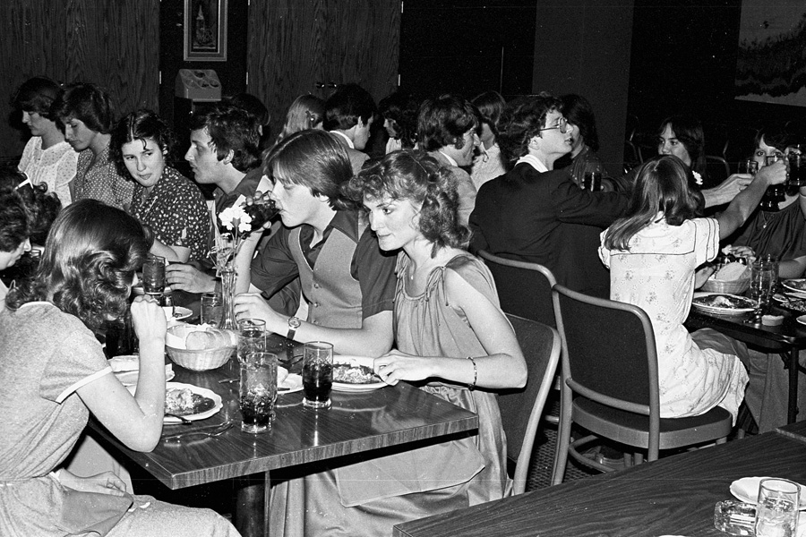 1979-1980-Cambia-Log-Dinner-01.jpg