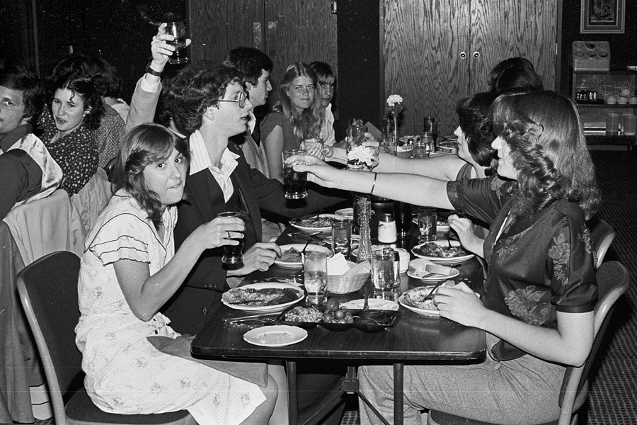 1979-1980-Cambia-Log-Dinner-02.jpg