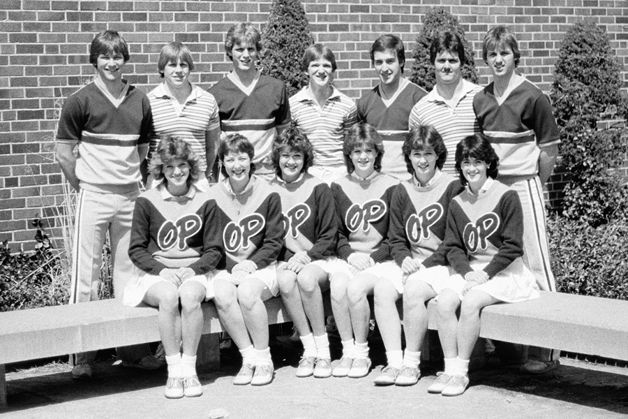 1982-1983-Cheerleaders-01.jpg