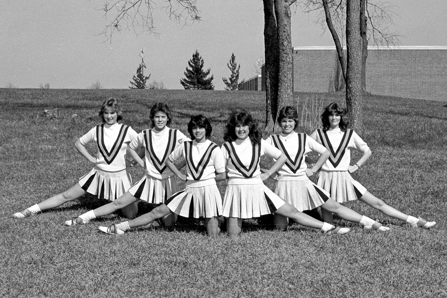1982-1983-Cheerleaders-05.jpg