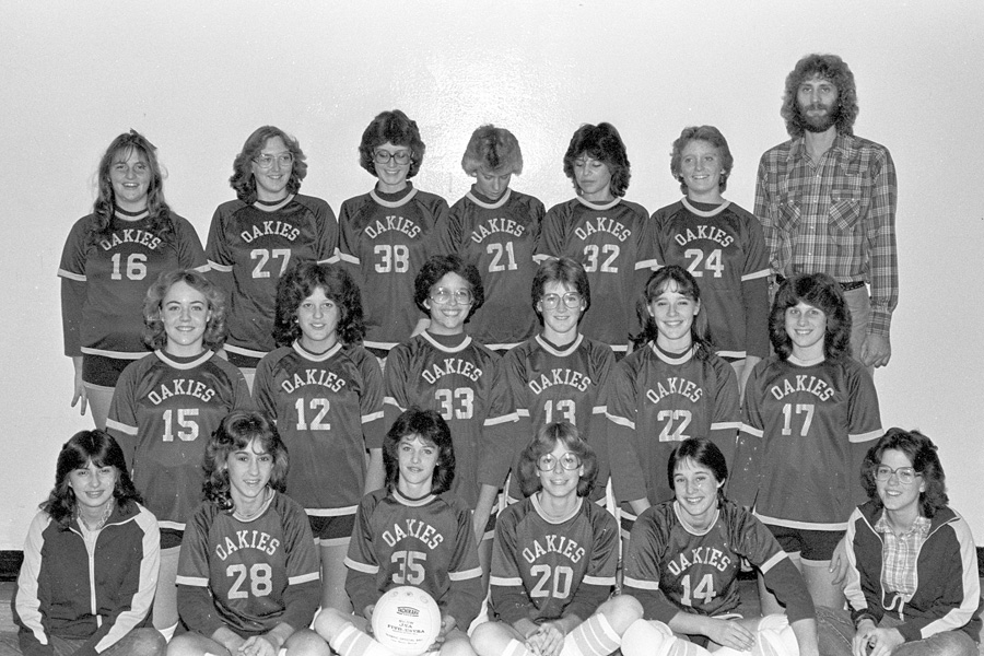 1982-1983-Volleyball-01.jpg