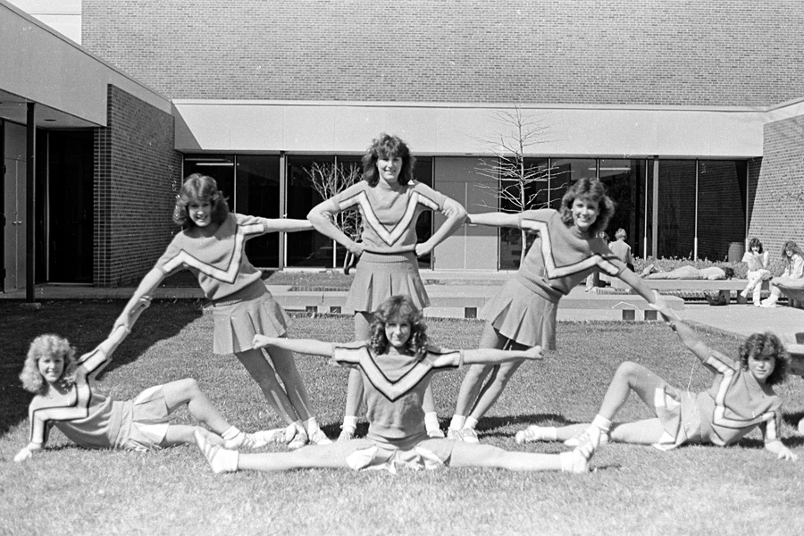 1984-1985-Cheerleaders-01.jpg