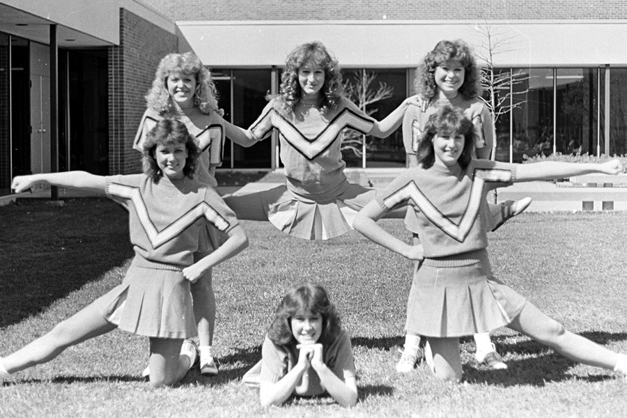 1984-1985-Cheerleaders-02.jpg