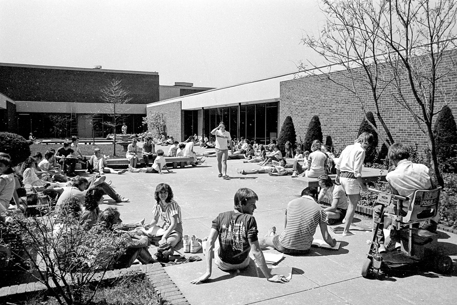 1984-1985-Courtyard-01.jpg