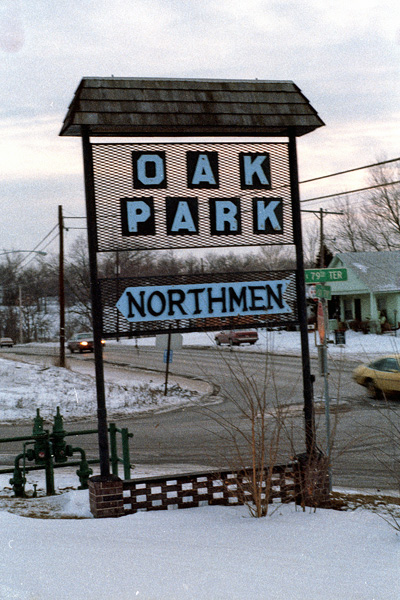 1984-1985-OakParkSign-01.jpg