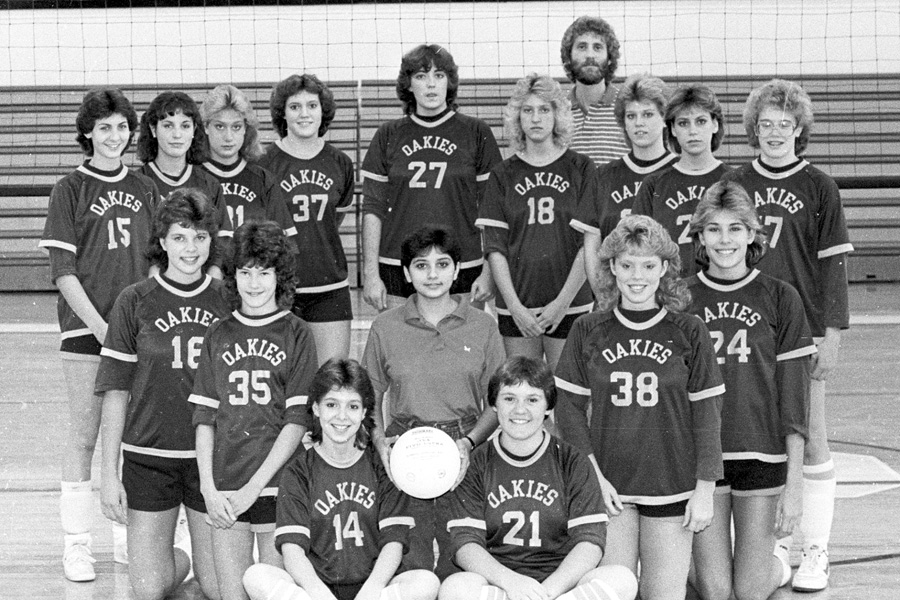 1984-1985-Volleyball-01.jpg