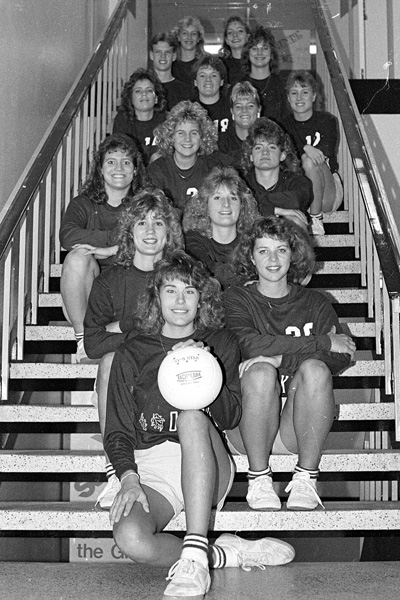 1987-1988-Volleyball-02.jpg