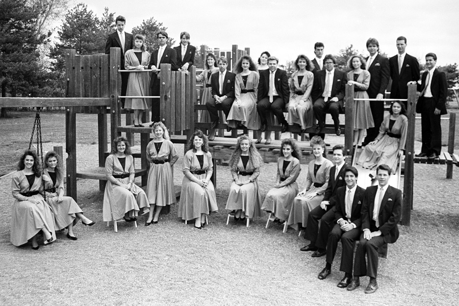 1989-1990-Choir-01.jpg